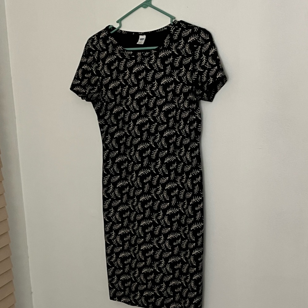 Old Navy Black and White Leaf Print Dress